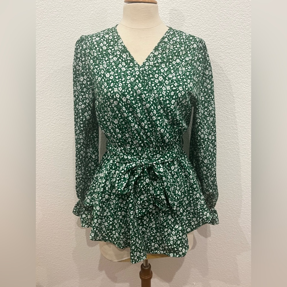 Green Polka Dot Blouse with Sash.‎